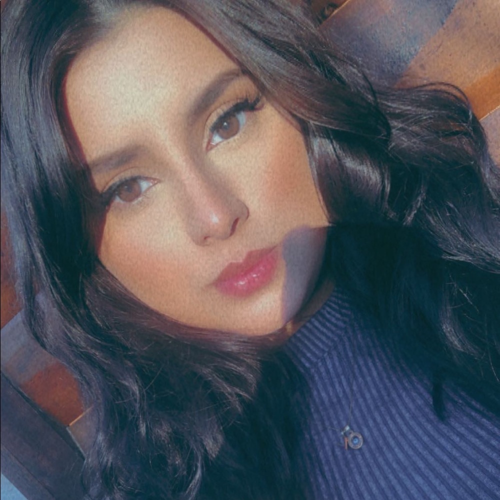 Meet your Posher, Gabriela